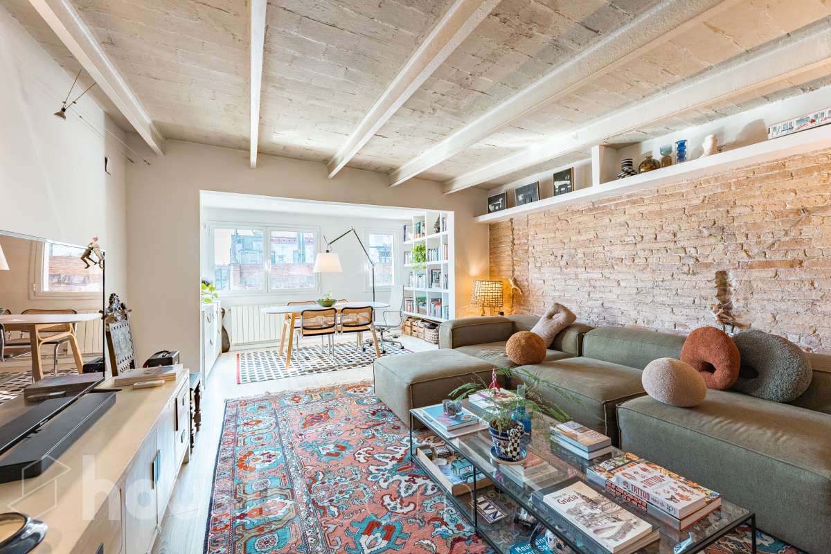 Piso en venta en Calle Gran de gracia, Gràcia, Barcelona-0