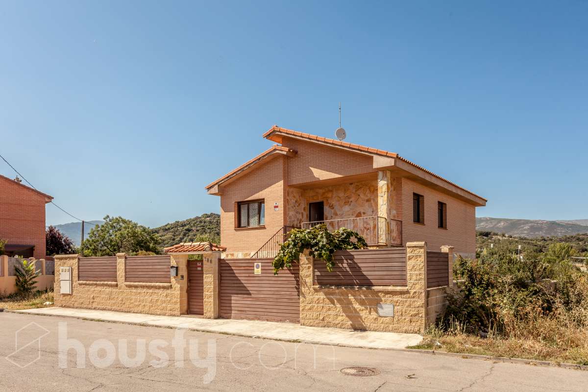 Casa en alquiler en Calle Mayor,  Guadalix de la Sierra-0