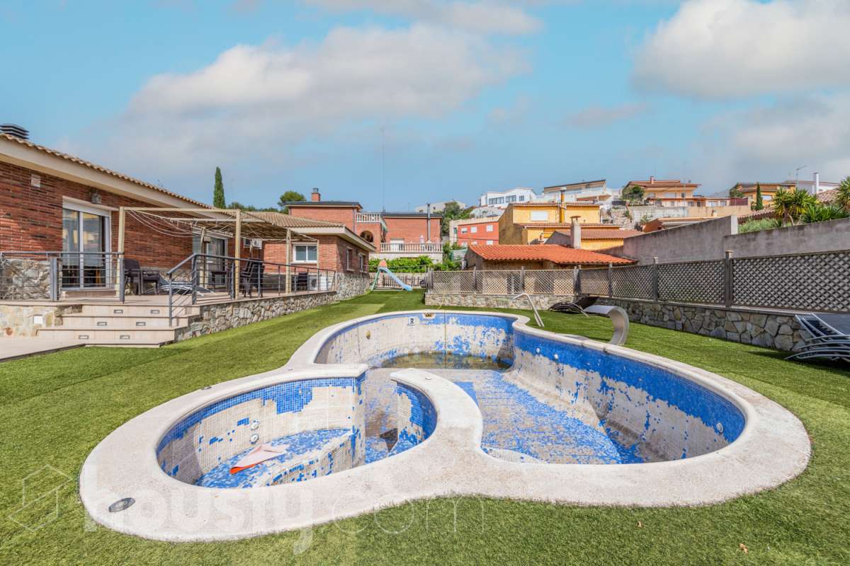 Casa en venta en Carrer de les Oliveres,  Sant Miquel de Guanteres-0