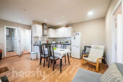 Bajo en Calle Teniente Muñoz Díaz