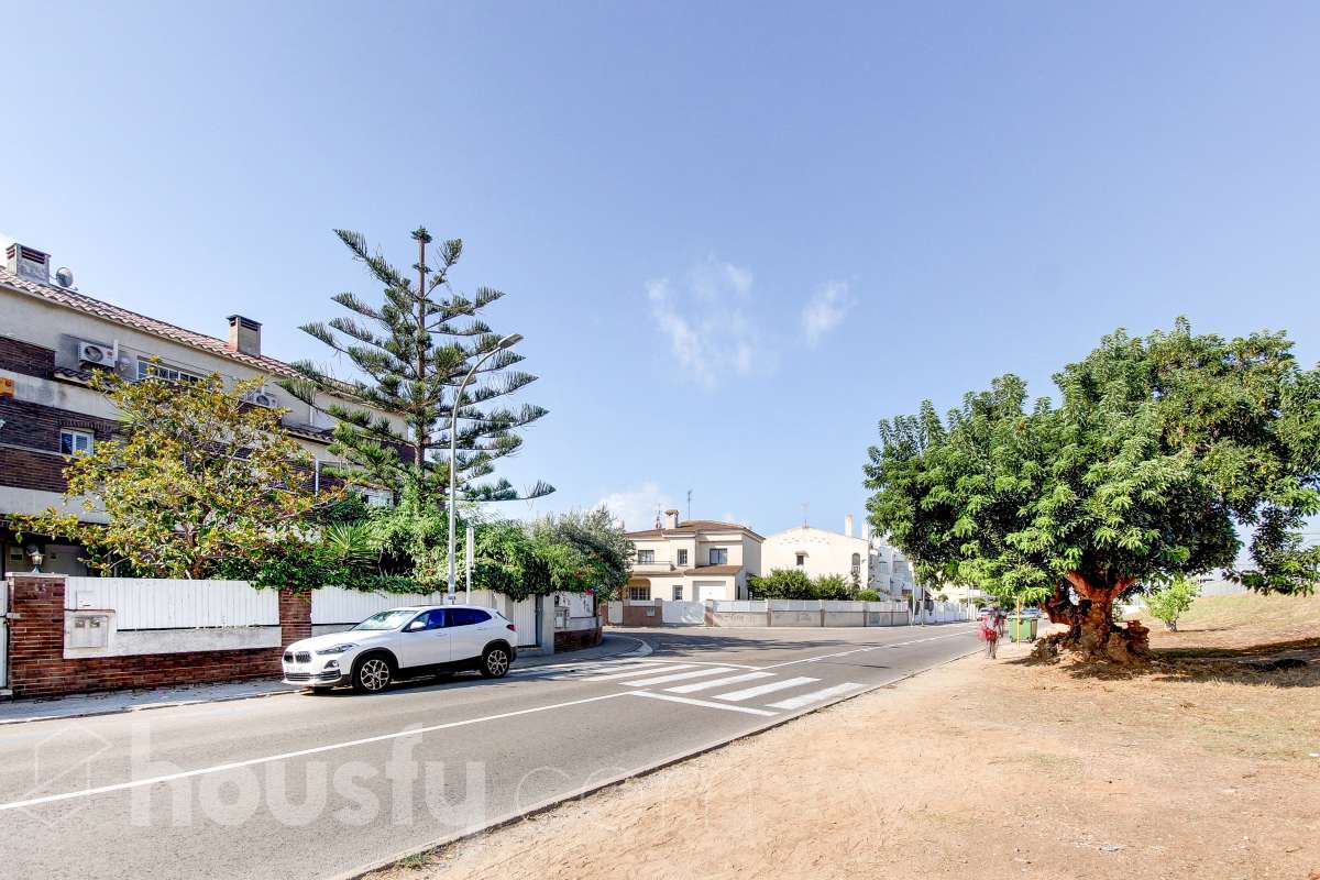 Casa en venta en AV ONZE DE SETEMBRE,  Cubelles-1