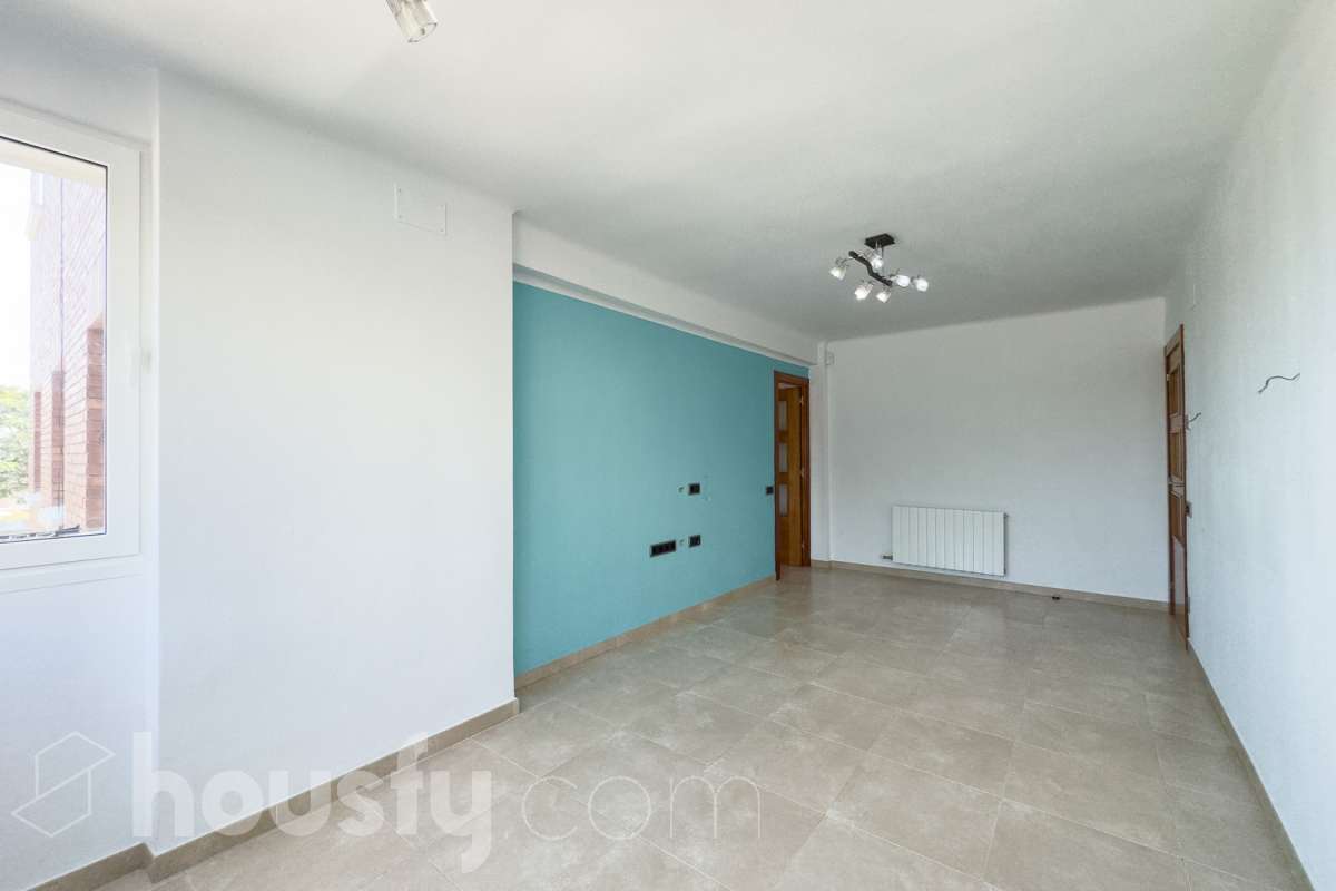 Piso en alquiler en Carrer Dolçamara,  Cornellà de Llobregat-2