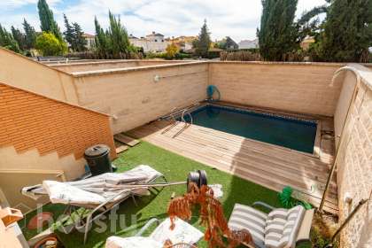 Casa en Calle Pintor José del Ojo