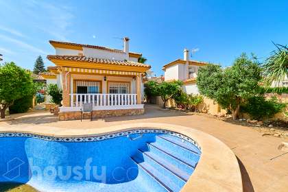 Casa en Calle Espigol, Complejo "El Dorado Country Club"