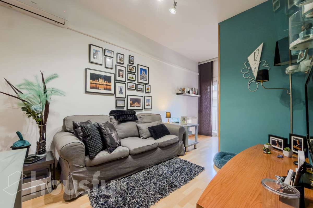 Piso en venta en Travessia de Sant Antoni, Gràcia, Barcelona-1