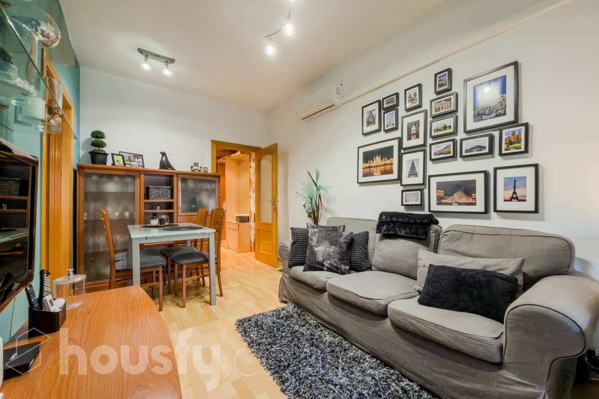 Piso en venta en Travessia de Sant Antoni, Gràcia, Barcelona-0