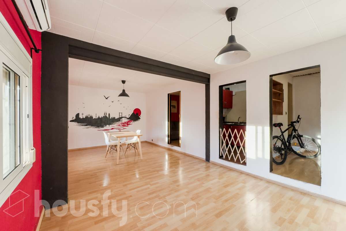 Piso en venta en PZ FONT DE LA MULASSA, Horta Guinardó, Barcelona-0