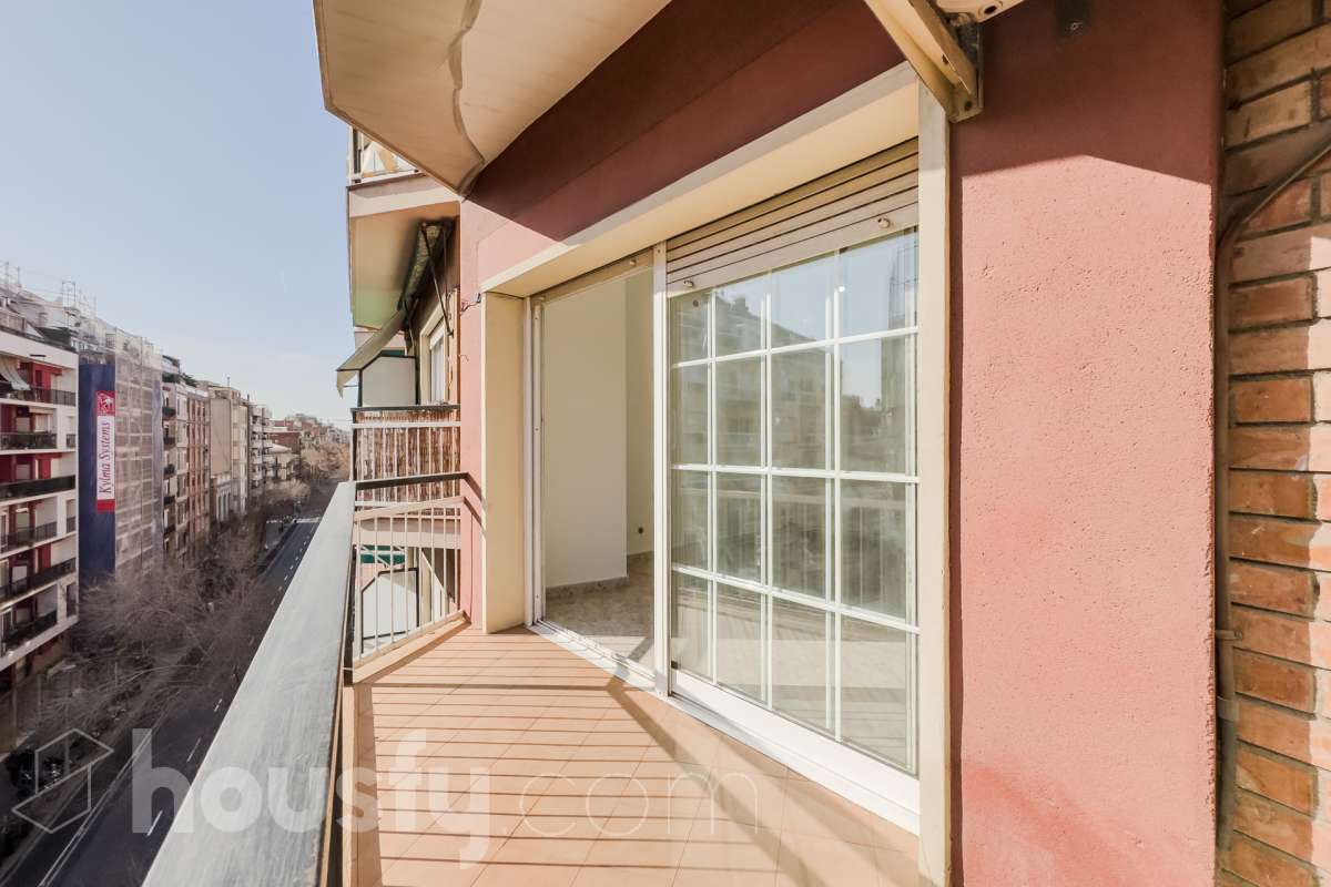 Piso en venta en Carrer de Mallorca, Sant Martí, Barcelona-0