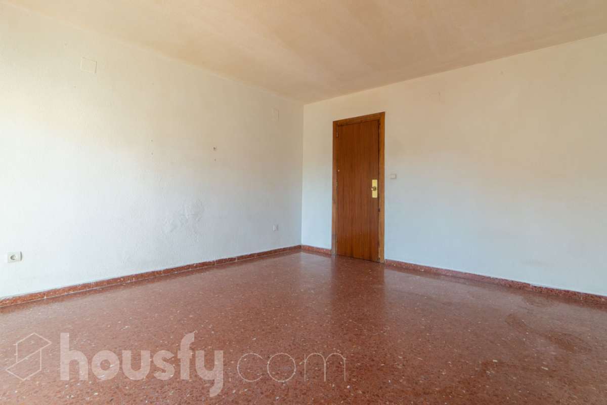 Piso en alquiler en Calle Matilde de Torre, Polig.Cartuja - Barriada la Paz, Granada-2