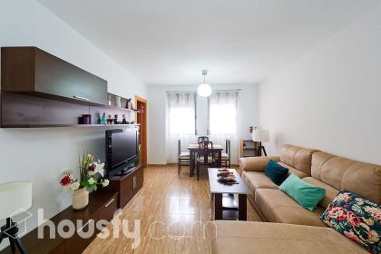 Bajo en Calle Escultor José Planes