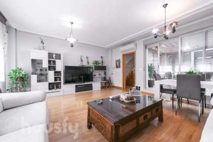 Dúplex en Calle Restituto Gonzalez