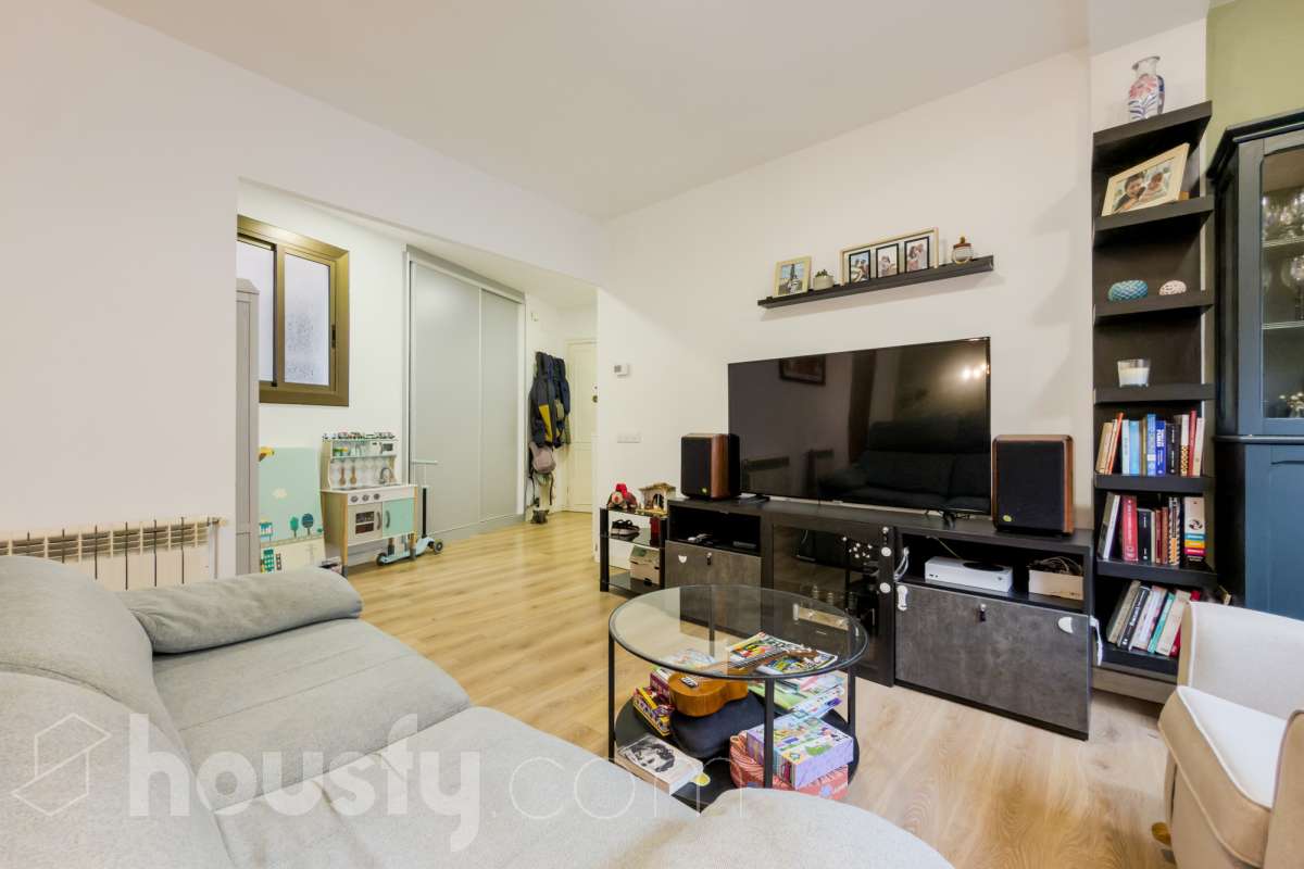 Piso en venta en CL BOBILA, Sants-Montjuïc, Barcelona-2