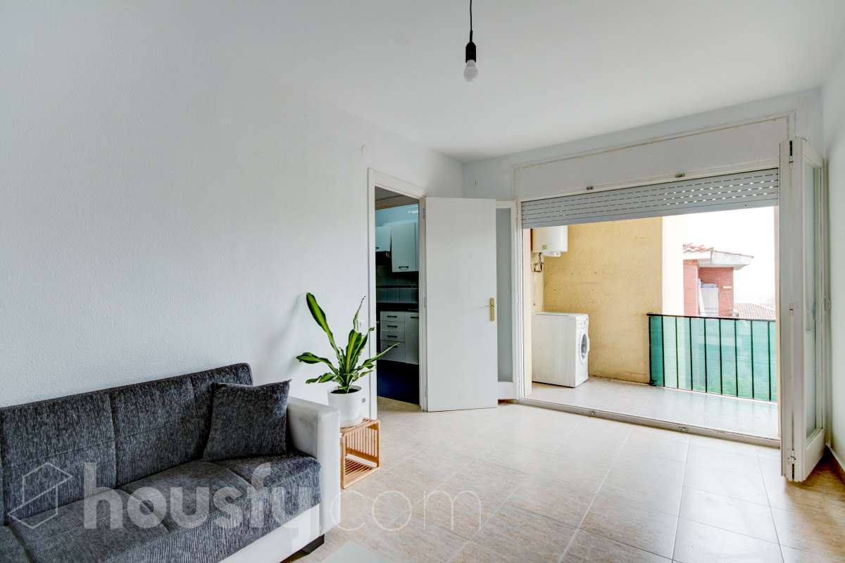 Piso en venta en Carrer d'Amadeu Vives,  Cubelles-0