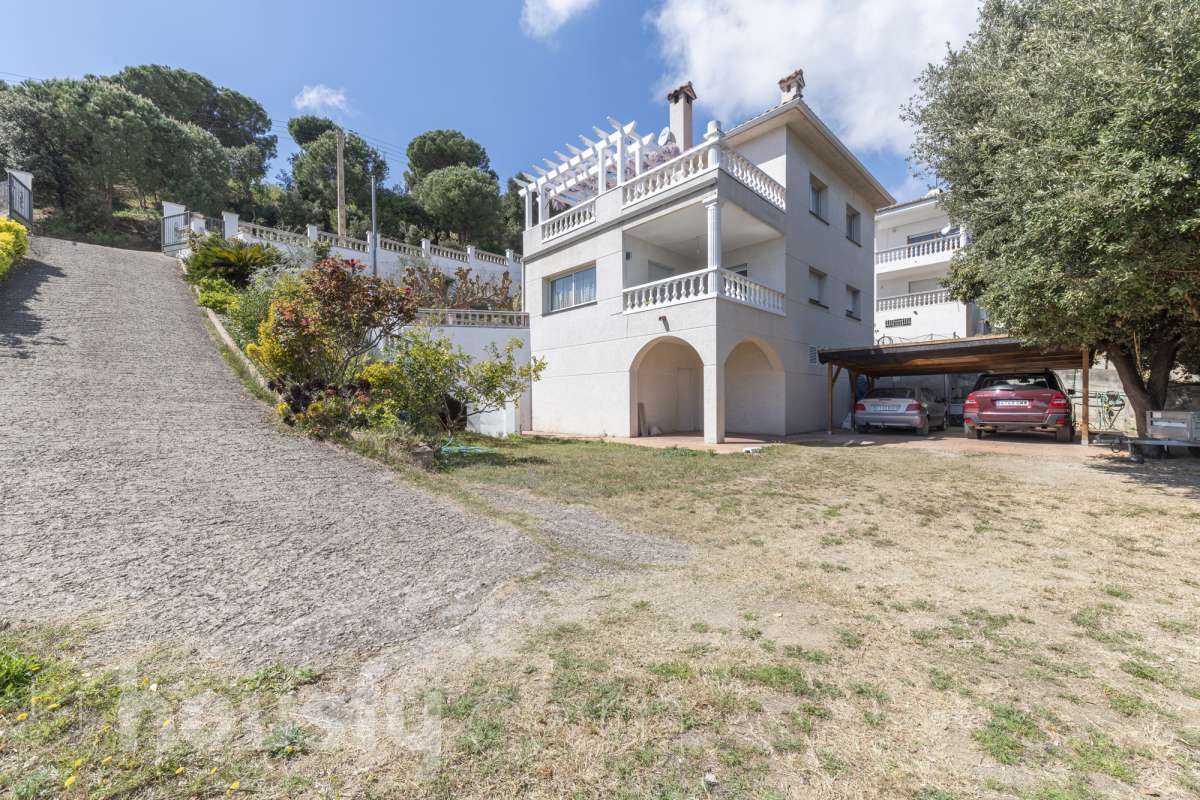 Casa en venta en Carrer Ronda de Garbi,  Sant Cebrià de Vallalta-4