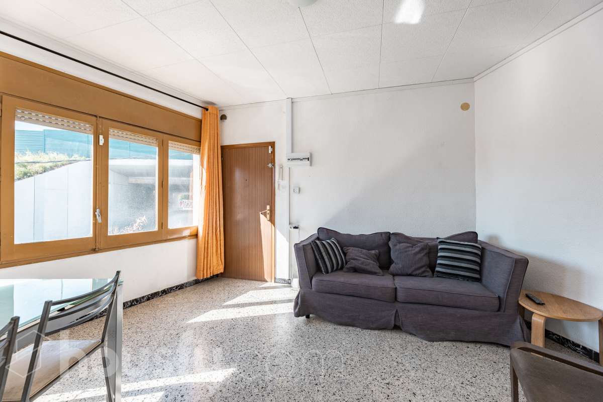 Piso en venta en Carretera Olesa, Ponent, Terrassa-0