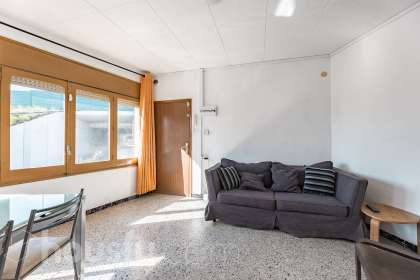 Piso en venta en Carretera Olesa, Roc Blanc, Terrassa-0