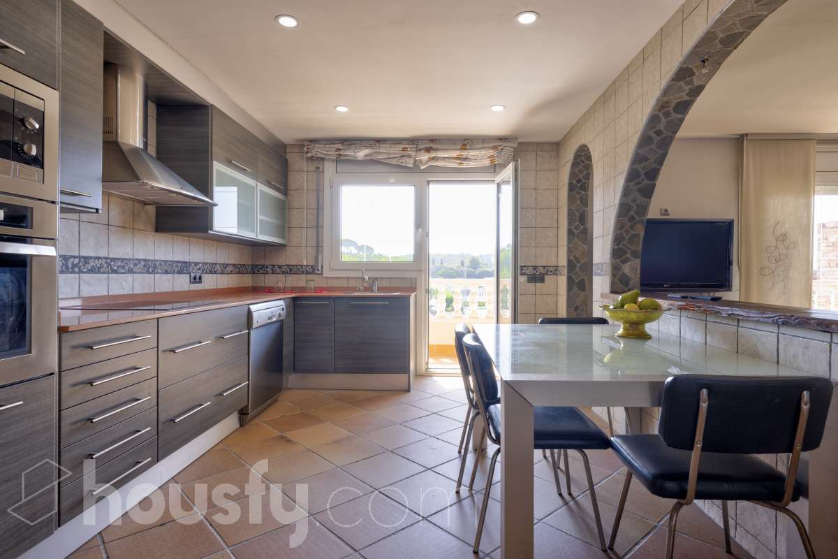 Casa en venta en Carrer de Lleó,  Rubí-4
