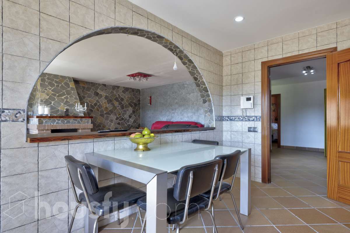 Casa en venta en Carrer de Lleó,  Rubí-2
