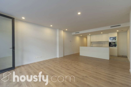 Bajo en Passeig Del Mare Nostrum