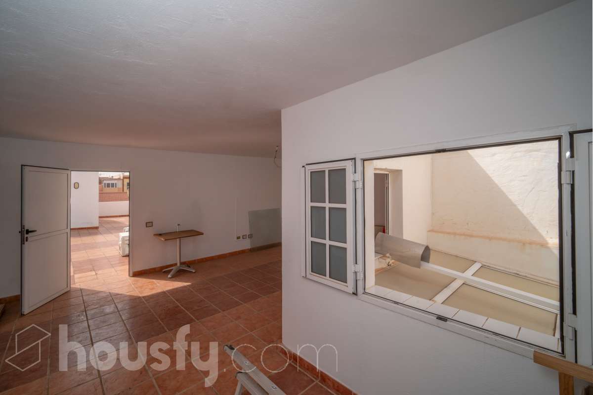Casa en venta en CL ANDAMANA,  Santa Lucía de Tirajana-1