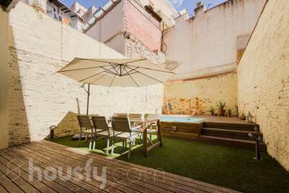 Piso en venta en Carrer Montserrat, El Raval, Barcelona-0
