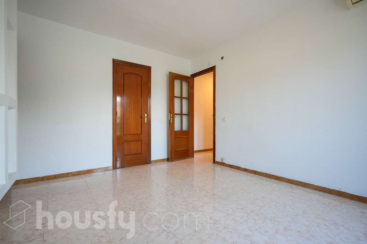 Piso en venta en Cl. Escandon, Villaverde, Madrid-2