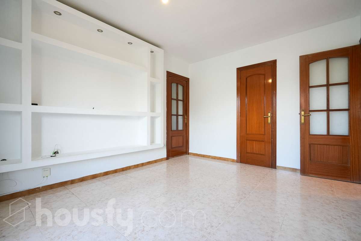 Piso en venta en Cl. Escandon, Villaverde, Madrid-1
