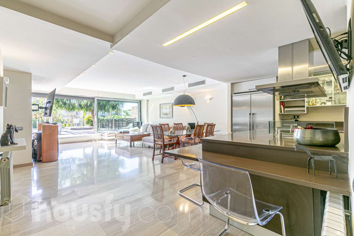 Casa en venta en Carrer de Benedetti, Sarrià-Sant Gervasi, Barcelona-0