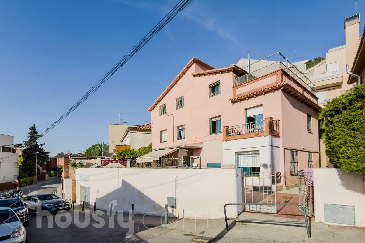 Casa en venta en Carrer d'August Font, Gràcia, Barcelona-0