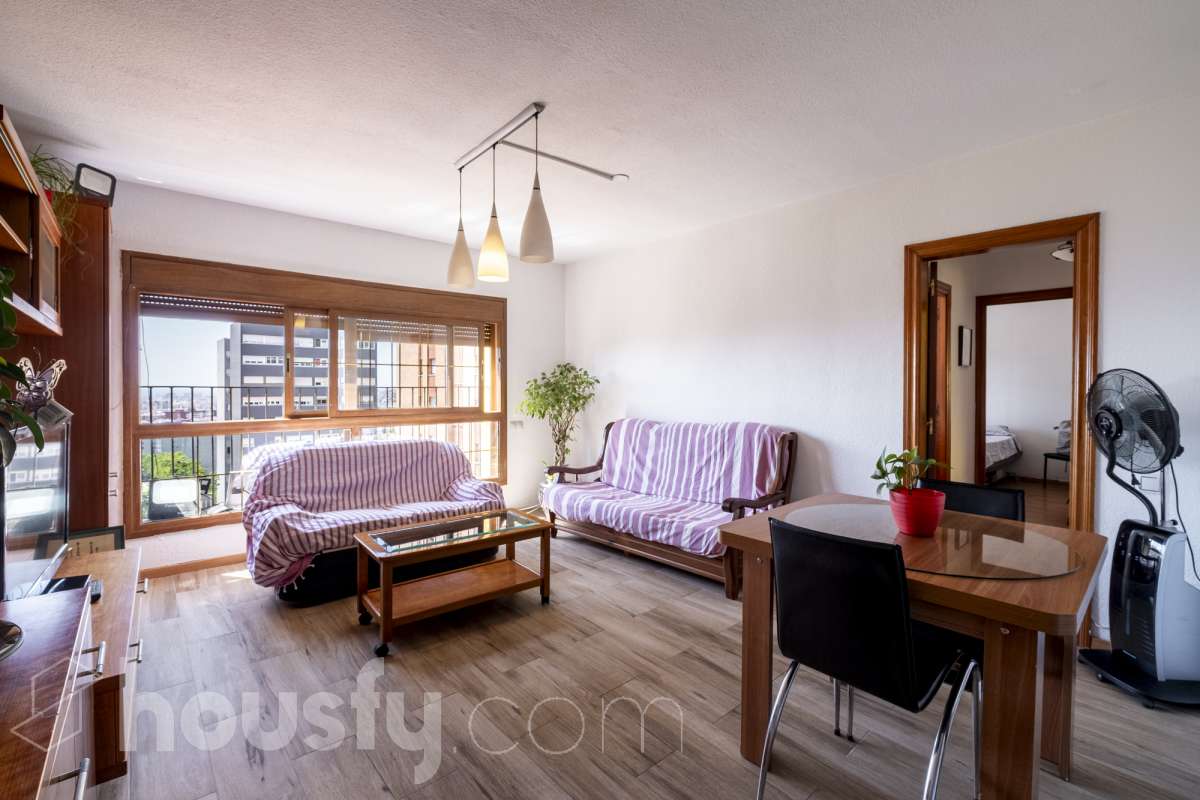 Piso en venta en CL ANTONIO MACHADO, Nou Barris, Barcelona-0