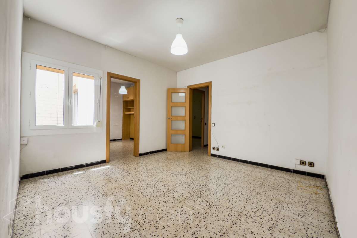 Piso en venta en Carrer dels Cortada, Horta Guinardó, Barcelona-0