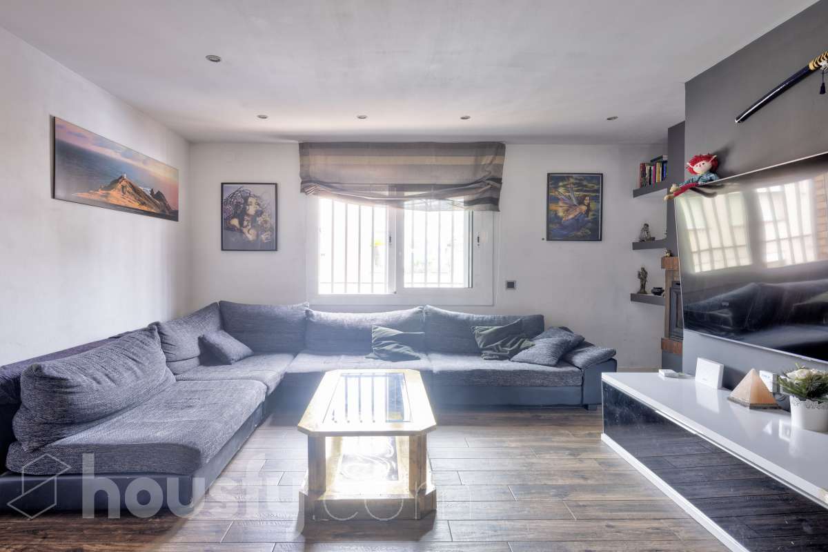 Casa en venta en CL LLUIS MORET,  Mataró-1