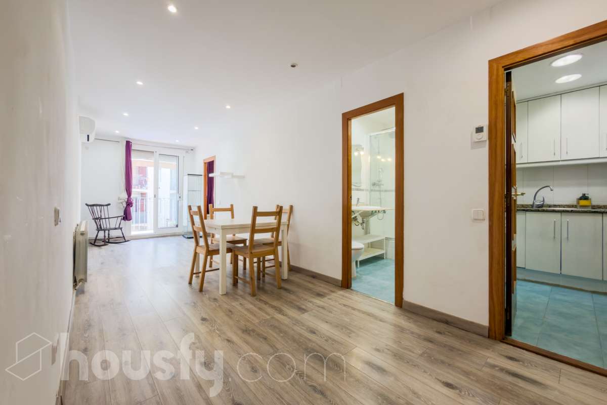 Piso en venta en CL BOTELLA, Ciutat Vella, Barcelona-0