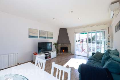 Bajo en Av. Paisos Catalans