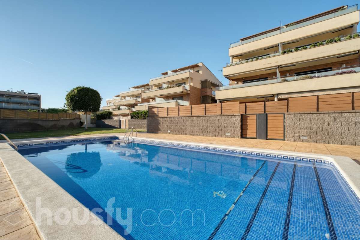 Dúplex en venta en Plaça Indira Gandhi,  Roda de Berà-0