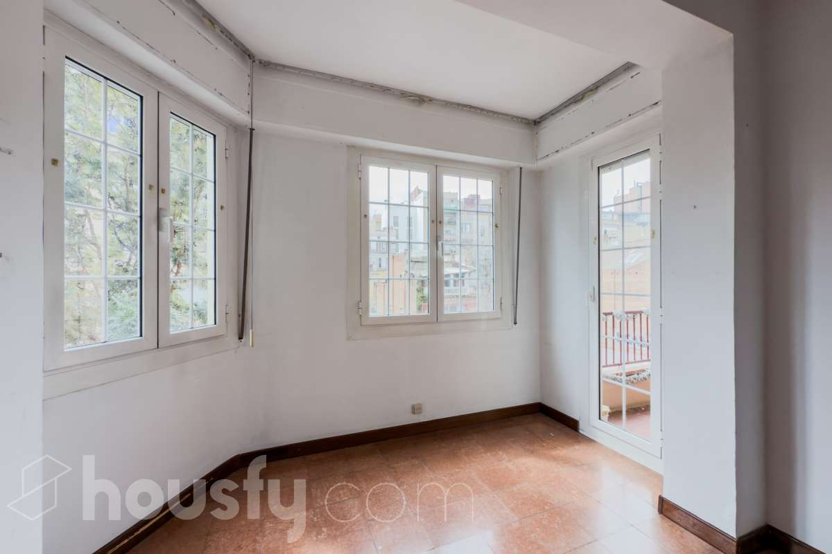Piso en venta en Avinguda de Vallcarca, Gràcia, Barcelona-0