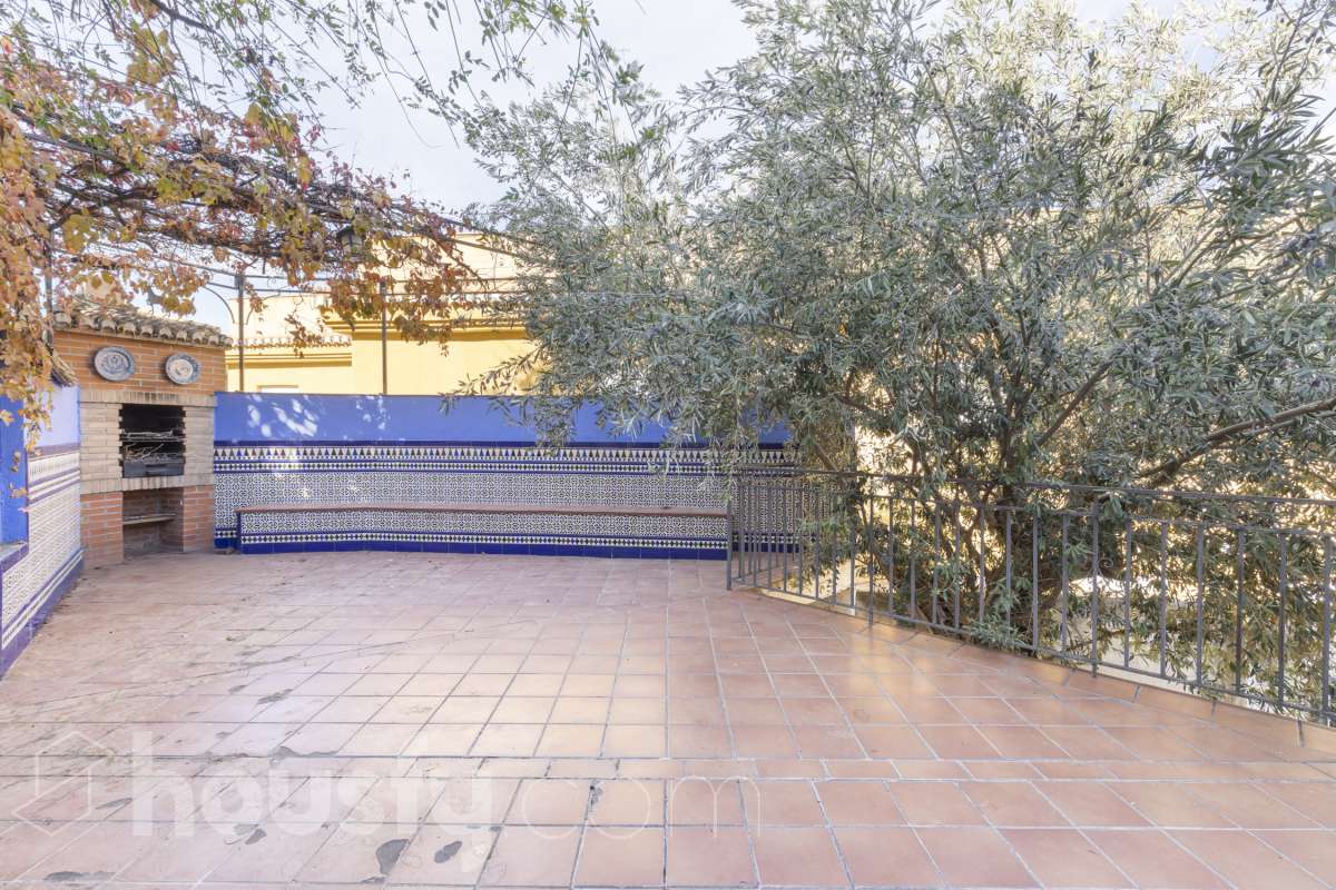 Casa en venta en CL SAN LEONARDO,  La Zubia-2