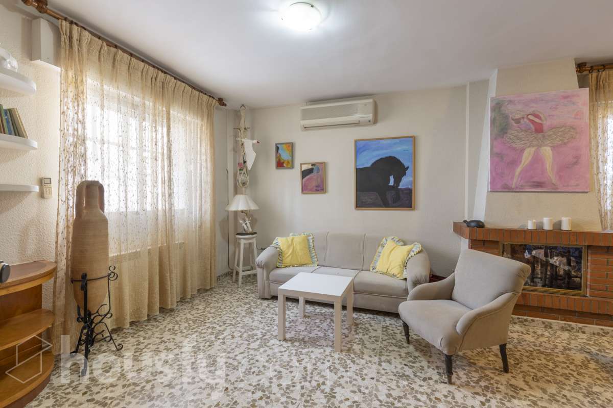 Casa en venta en CL SAN LEONARDO,  La Zubia-2