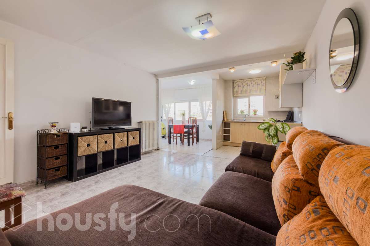 Piso en venta en Gran Via de les Corts Catalanes, Sant Martí, Barcelona-0