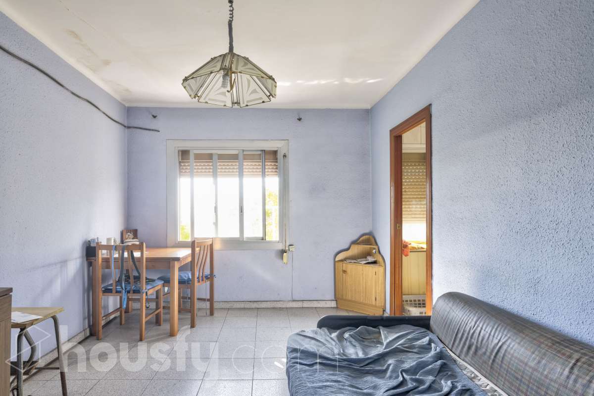 Piso en venta en Calle Via Favencia, Nou Barris, Barcelona-1