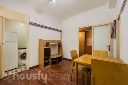 Bajo en Carrer d'Alacant