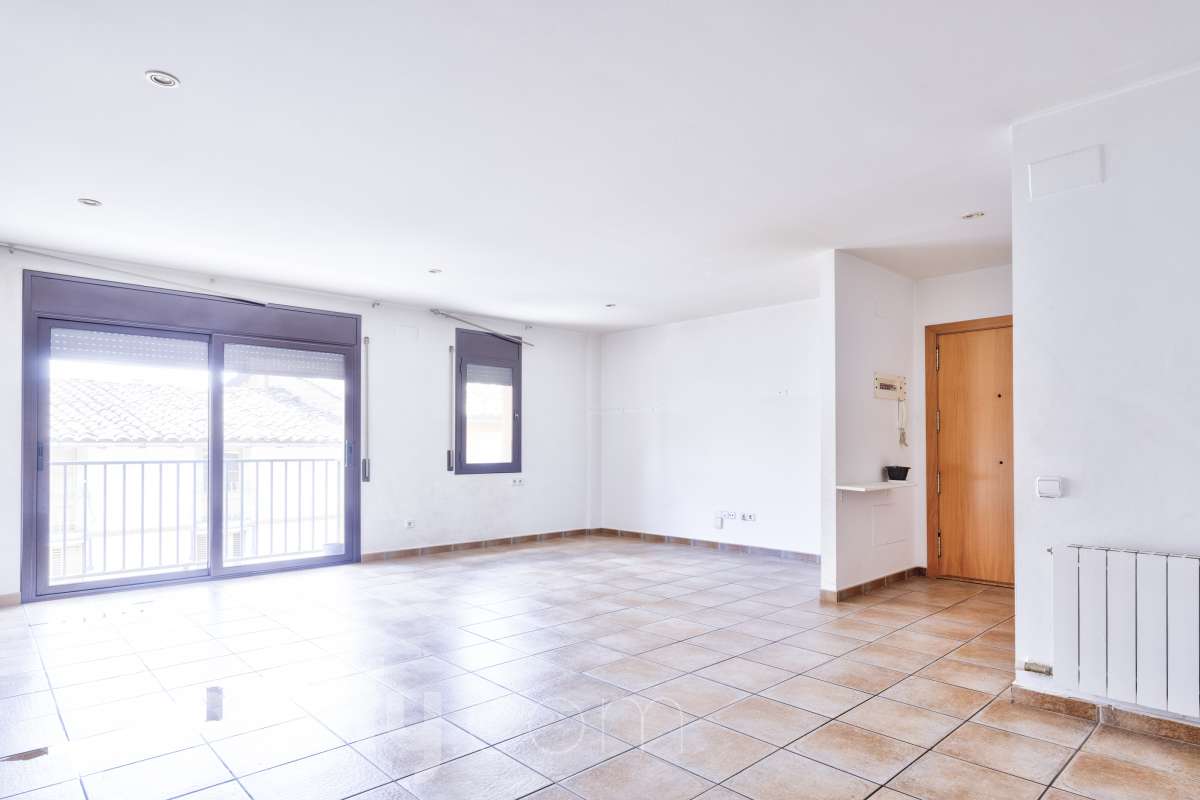 Piso en venta en Carrer Major,  Tona-2