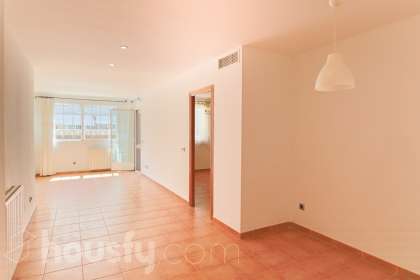 Bajo en Carrer de l'Heura