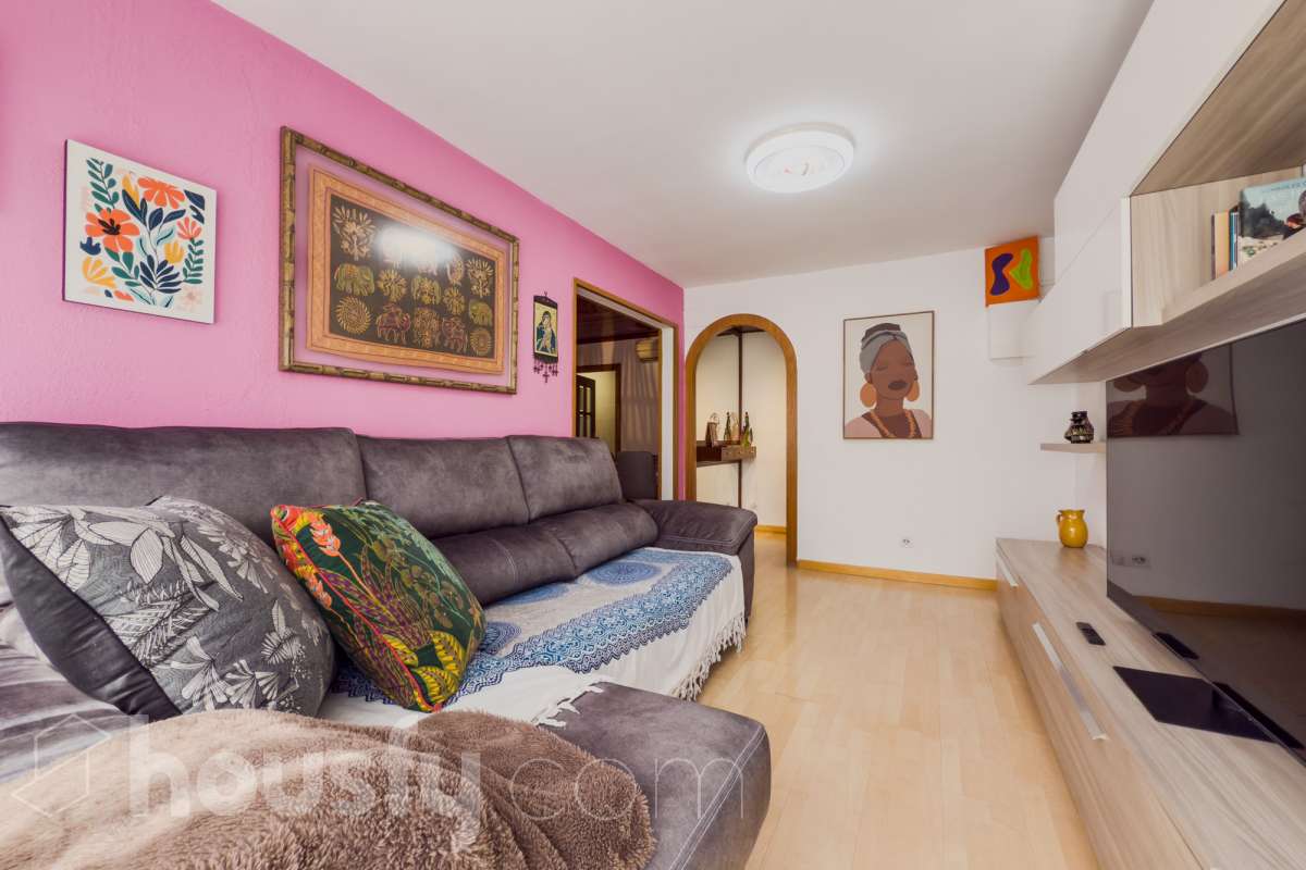 Piso en venta en Carrer de Lluís Domènech i Montaner,  Cornellà de Llobregat-3