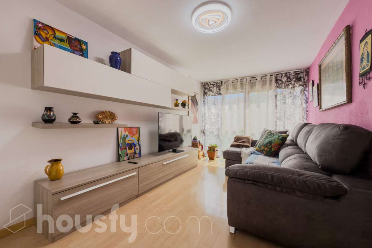 Piso en venta en Carrer de Lluís Domènech i Montaner,  Cornellà de Llobregat-0