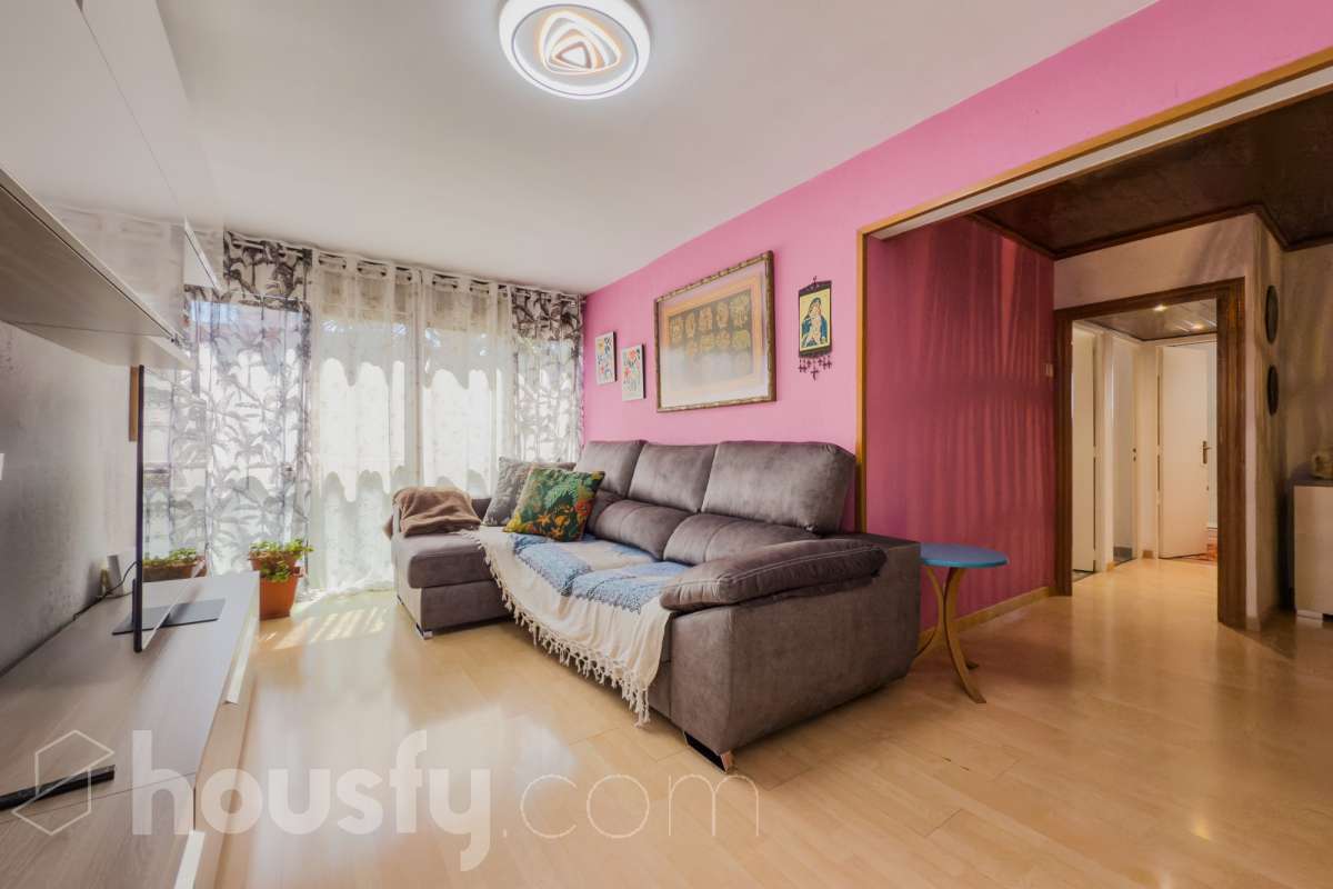 Piso en venta en Carrer de Lluís Domènech i Montaner,  Cornellà de Llobregat-1