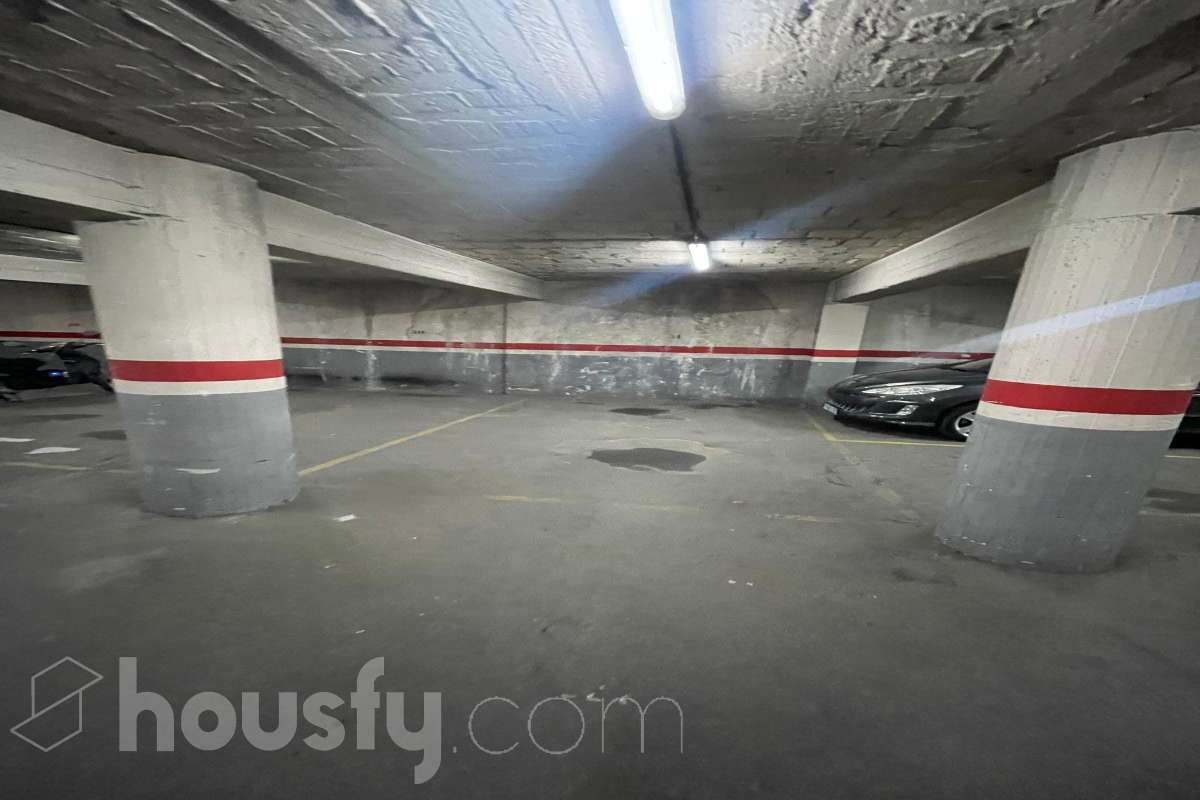 Garaje en venta en Carrer de Berlín, Sants-Montjuïc, Barcelona-0
