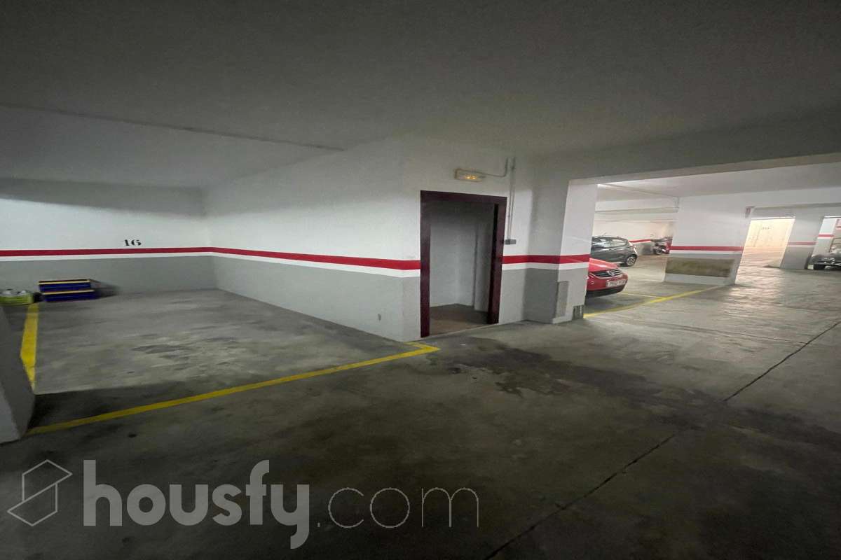 Garaje en venta en Carrer de Robrenyo, Sants-Montjuïc, Barcelona-1