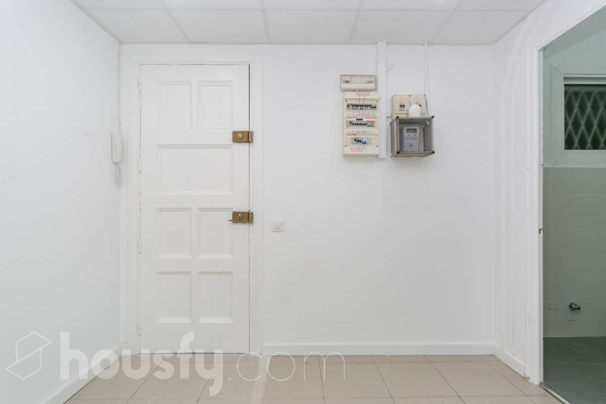 Bajo en venta en Avinguda de la Mare de Déu de Montserrat, Horta Guinardó, Barcelona-4