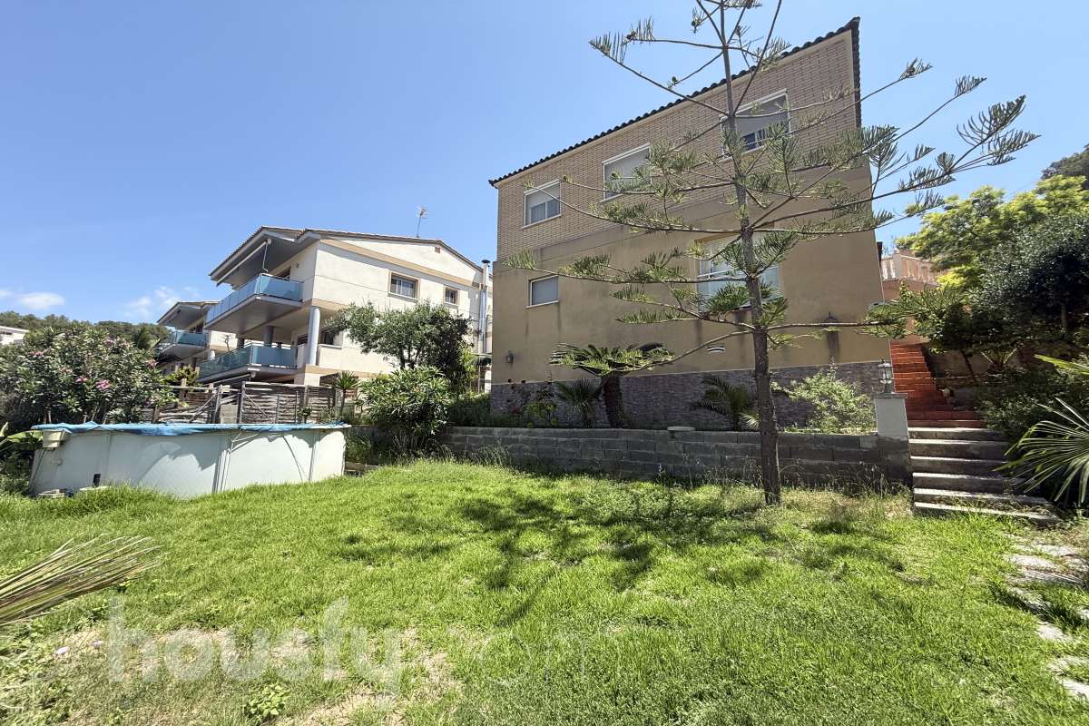 Casa en venta en Avinguda Santa Maria de Montserrat,  Calafell-2